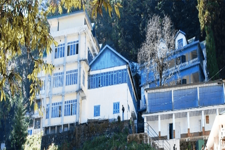 https://cache.careers360.mobi/media/colleges/social-media/media-gallery/16944/2019/2/20/Campus View of Rajiv Gandhi Government College Shimla_Campus-View.png